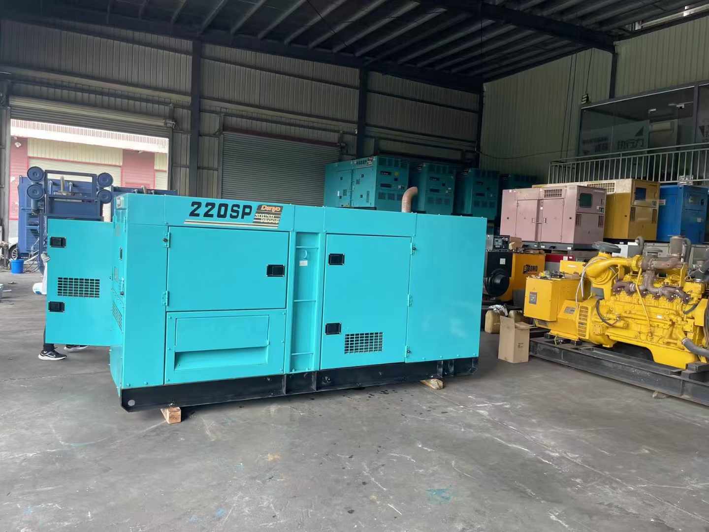 称多800kW 柴油发电机的输出电流波动范围是多少？