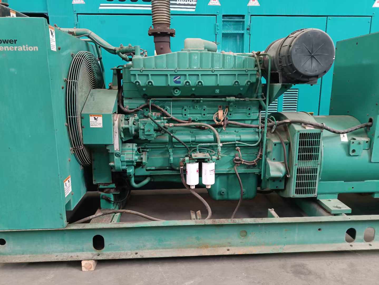 称多过载会对 600kW 柴油发电机组造成哪些损害？